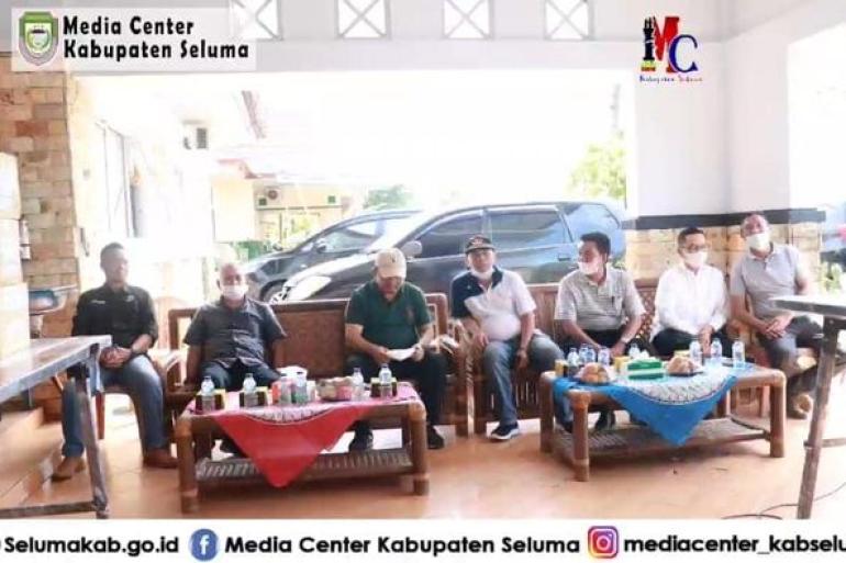 Disperindagkop UKM Kabupaten Seluma Laksanakan Lelang Pasar Rakyat 
