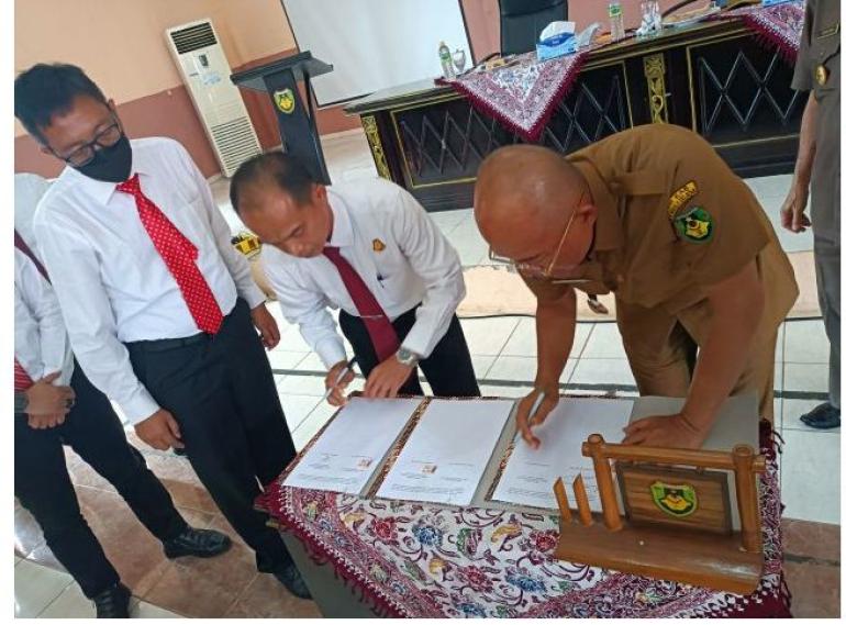 Penandatanganan MOU Pemkab BS bersama Kejari