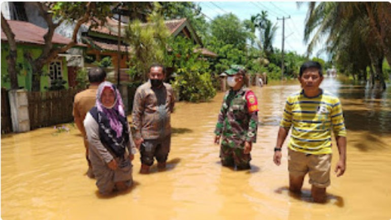 Waka I DPRD Kota Bengkulu Turun Tinjau Langsung Lokasi Banjir Korpri