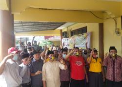 Foto bersama Rohidin Mersyah