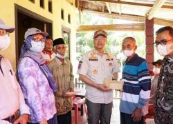 Gubernur Rohidin Serahkan Bantuan Bedah Rumah
