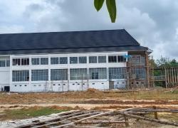 Foto : Gedung DPRD PALI yang sedang dikerjakan dengan waktu yang lebih lama dari pada waktu yang ditentukan oleh Dinas