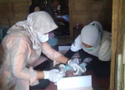 Ketua TPPS Seluma Kunjungi Bayi Yang Mengalami Masalah Gizi Dan Sedang Menderita Sakit Pneumonia