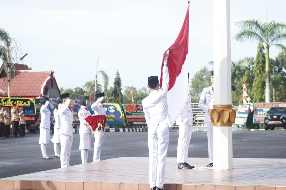 Bupati Erwin Pimpin Upacara Peringatan Hari Jadi ke-21 Kabupaten Seluma