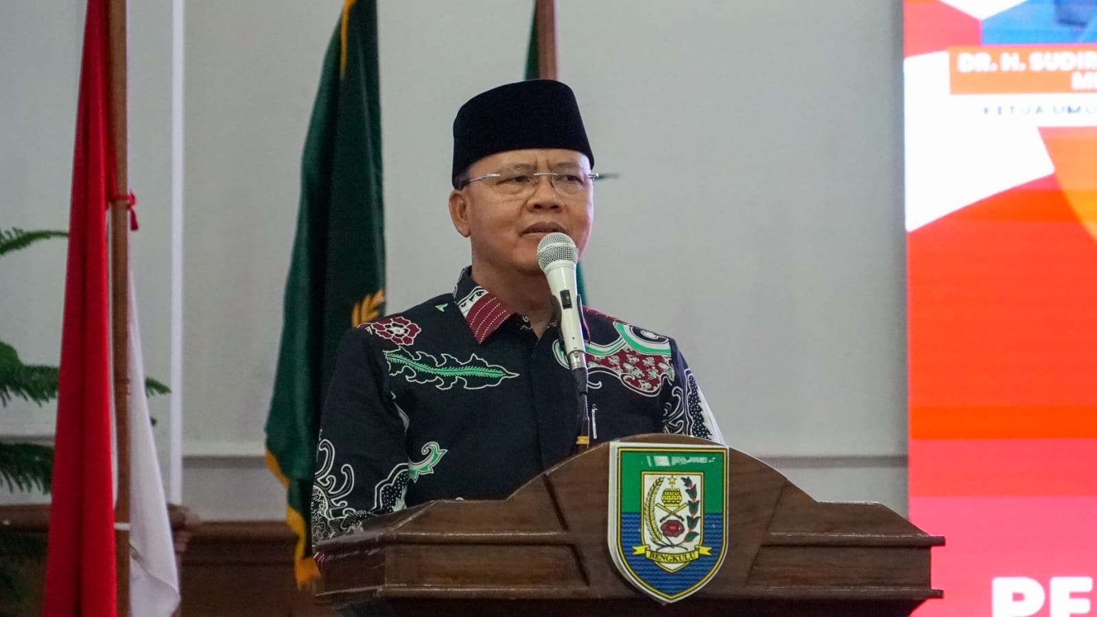 Hadiri Pelantikan dan Pengukuhan