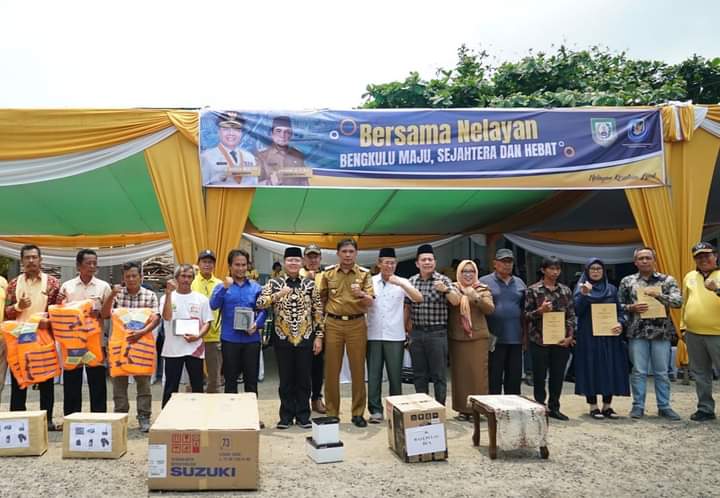Nelayan Dapat Bantuan, Ini Kata Dewan Badrun