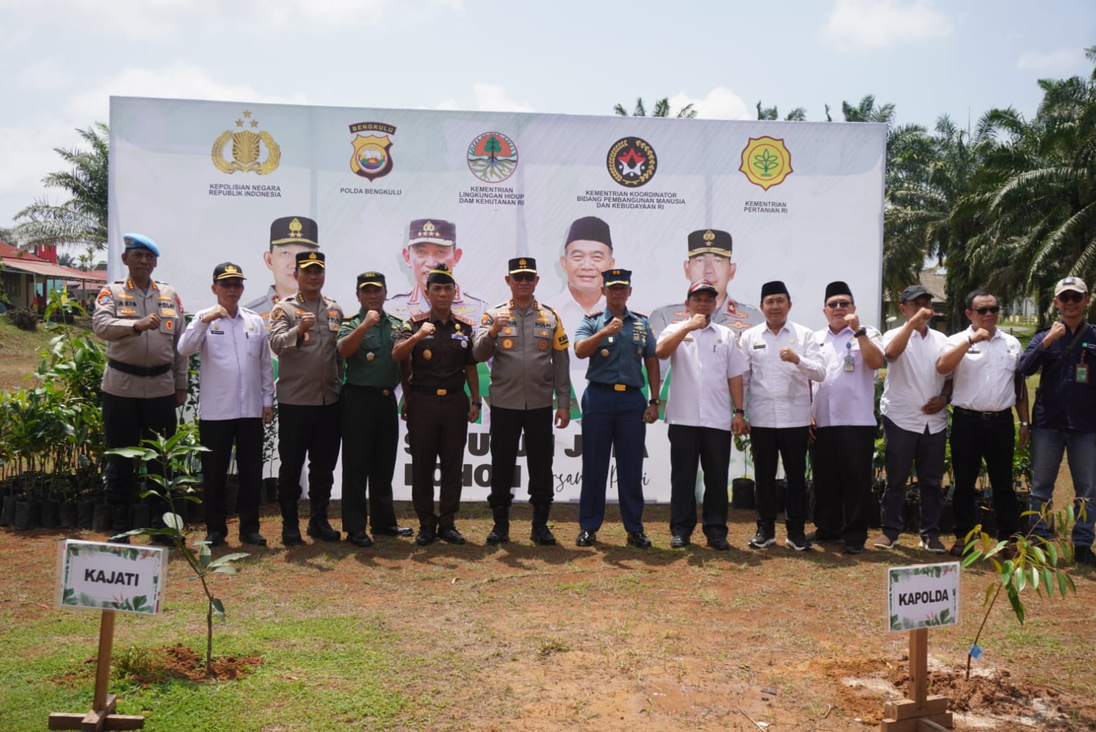 Asisten III : Penanaman Pohon Mampu Tekan Disfungsi Hutan