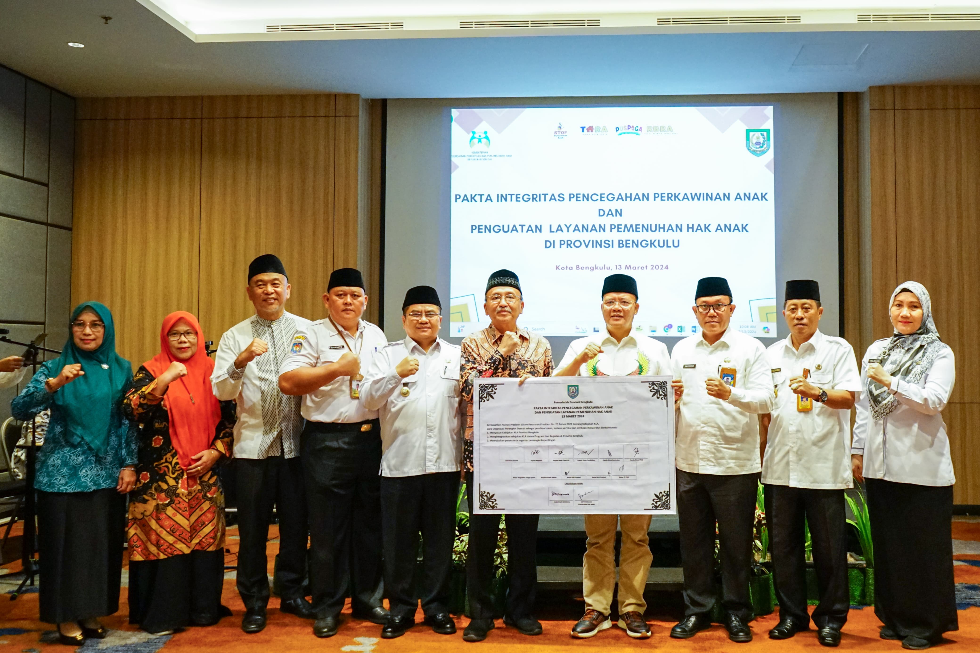 Gubernur Tandatangani Pakta Integritas dan Penguatan Layanan Pemenuhan Hak Anak