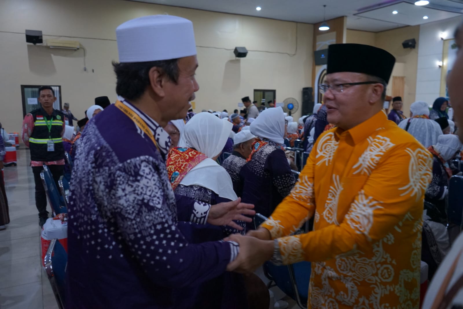 Gubernur Rohidin Lepas JCH Asal Benteng dan Kota Bengkulu