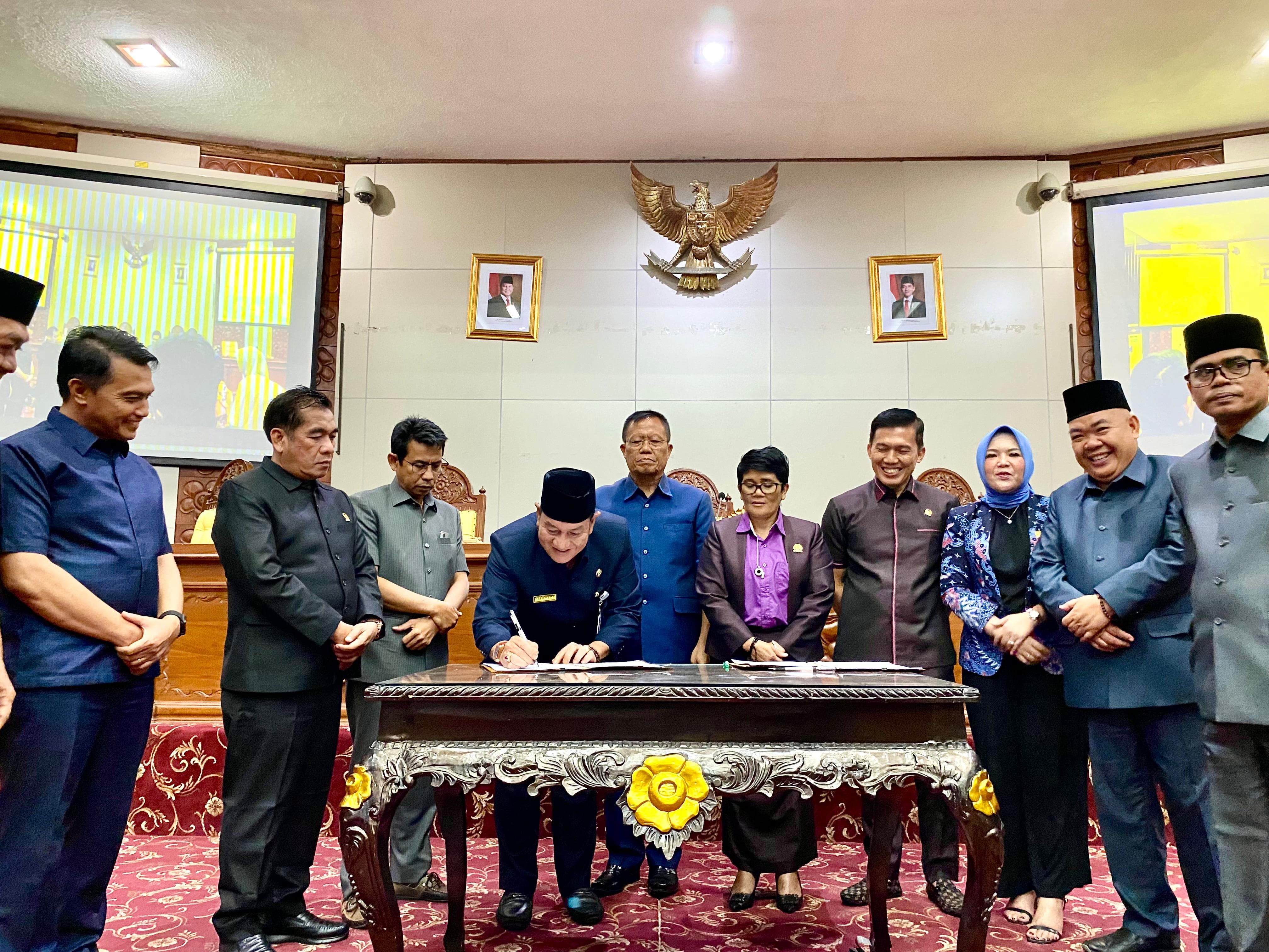 Pemprov Bengkulu dan DPRD Sahkan APBD 2025
