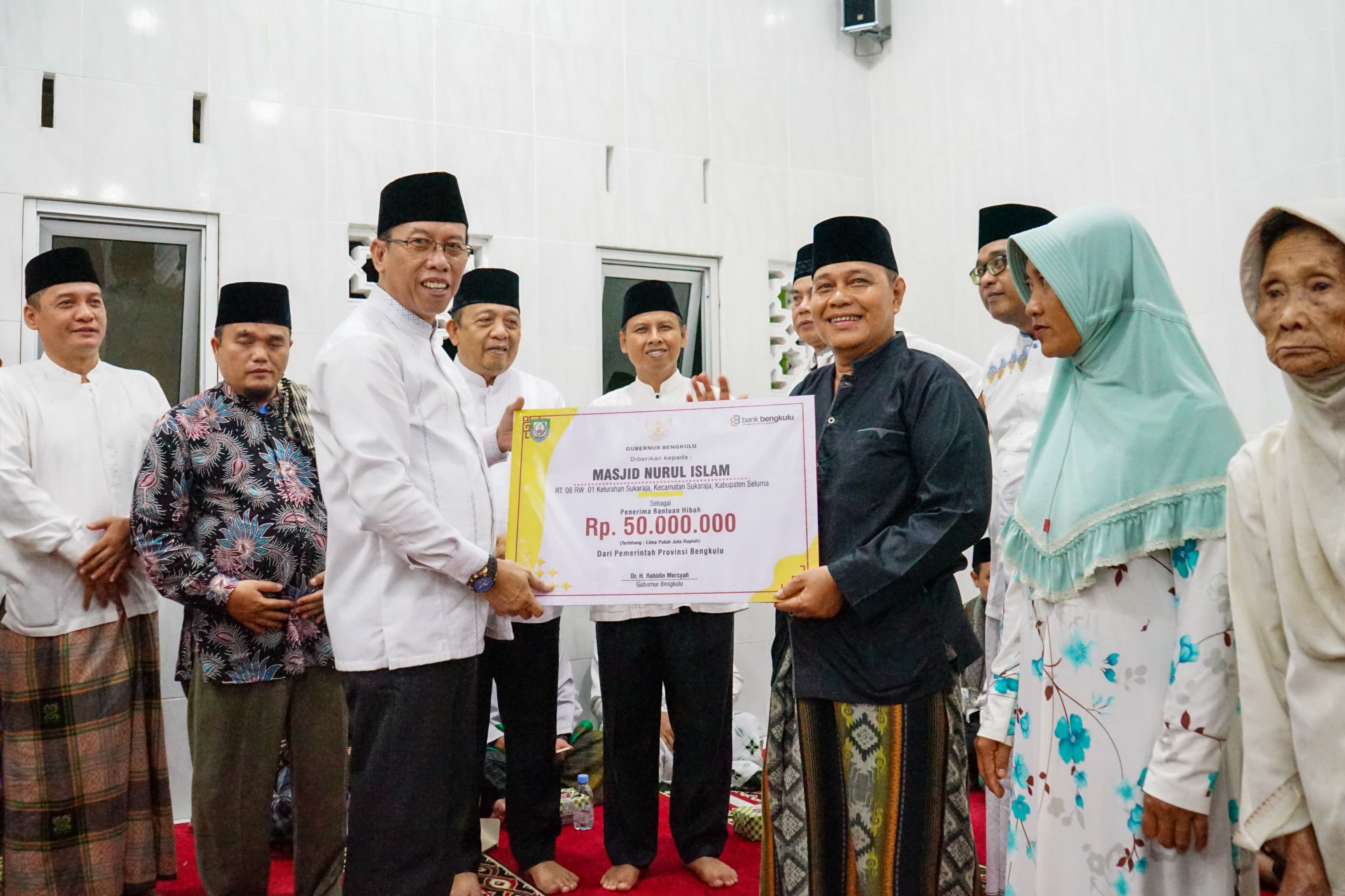 Pemprov Bengkulu Salurkan Bantuan Dana Hibah untuk Masjid Nurul Islam Seluma