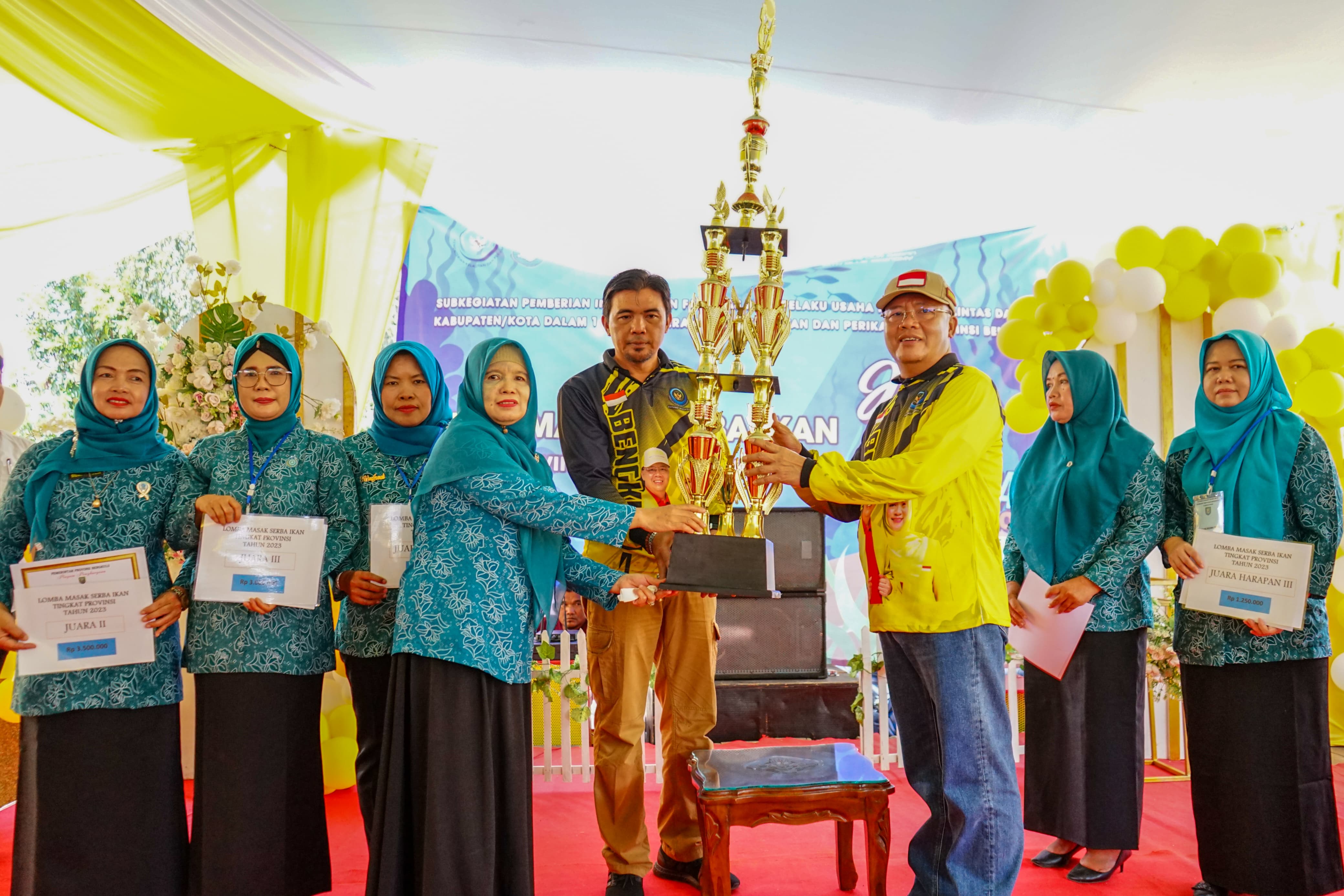  Pemprov Bengkulu Bagikan 1500 kilogram Ikan Gratis