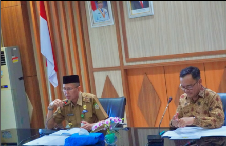 Sekda Isnan Pimpin Rapat Exit Meeting Pemeriksaan Keuangan