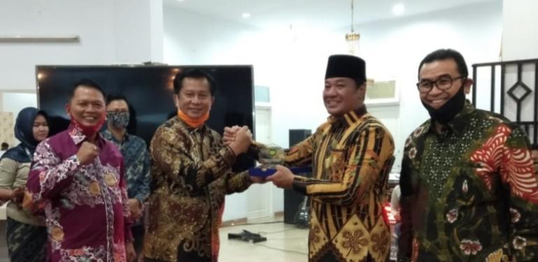 Rosjonsyah Bersama Sekda BS
