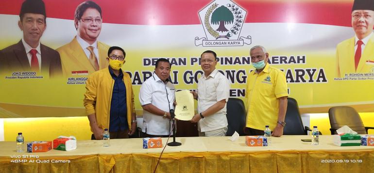 Penyerahan SK Kepengurusan Partai Golkar