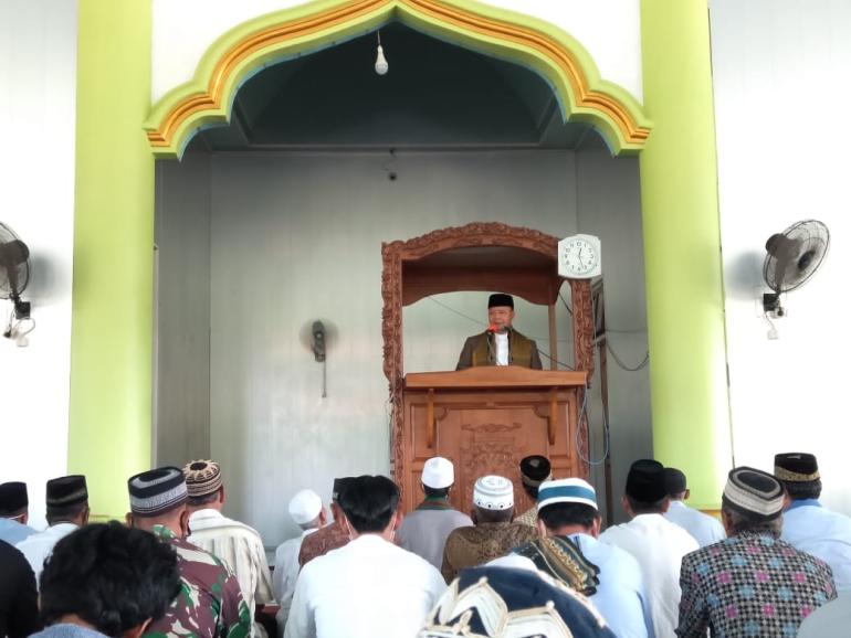 Rohidin Mersyah Isi Kutbah Jumat