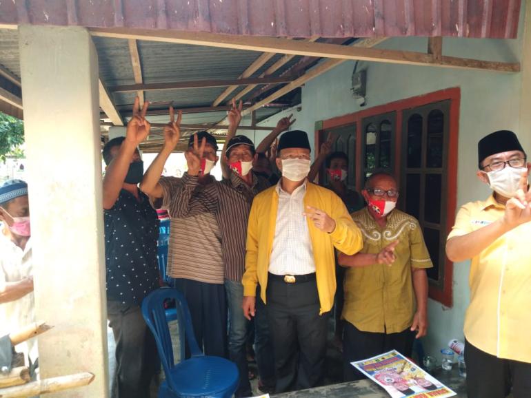 Foto bersama Rohidin Mersyah