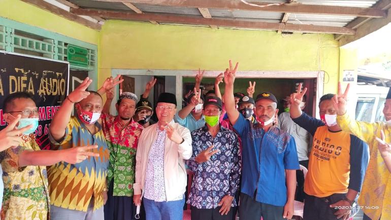 Foto bersama Rohidin Mersyah