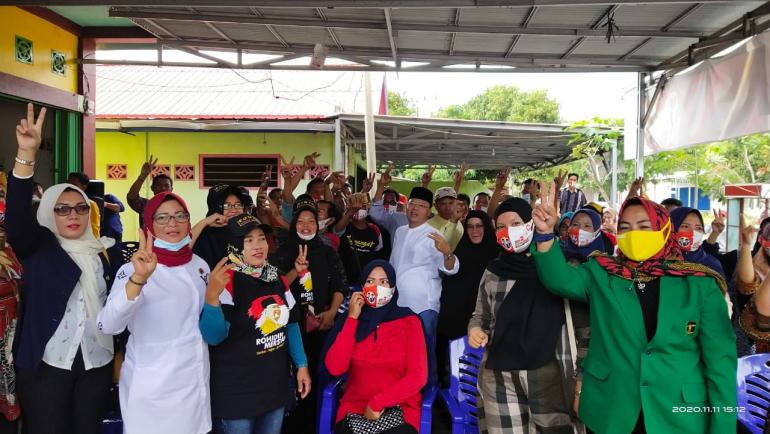 Foto bersama Rohidin Mersyah