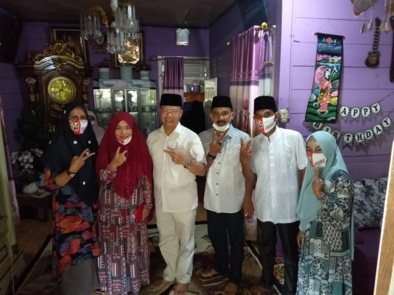 Foto bersama Rohidin Mersyah