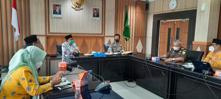 Ketua Satuan Tugas Sapu Bersih Pungutan Liar