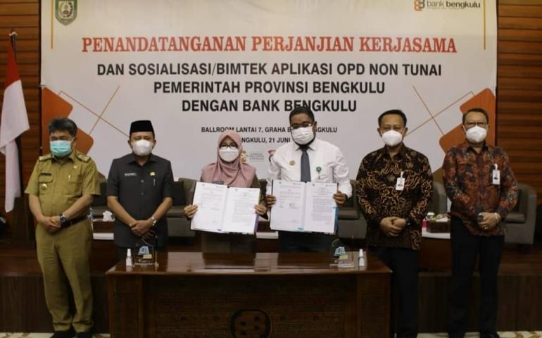 Sekdaprov Buka Sosialisasi/Bimtek Aplikasi OPD Non Tunai