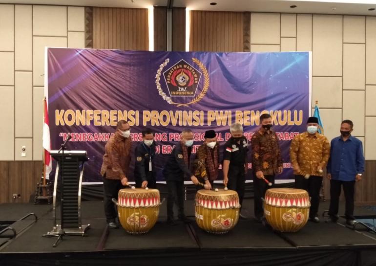 Buka Konferprov PWI Ini Harapan Sekda Hamka