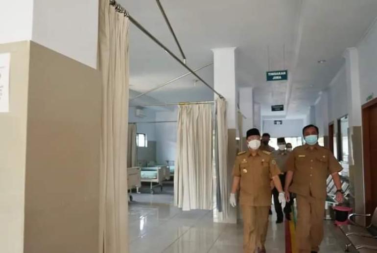 Tinjau RSKJS Gubernur Rohidin Pastikan Ketersediaan Ruang Perawatan Memadai