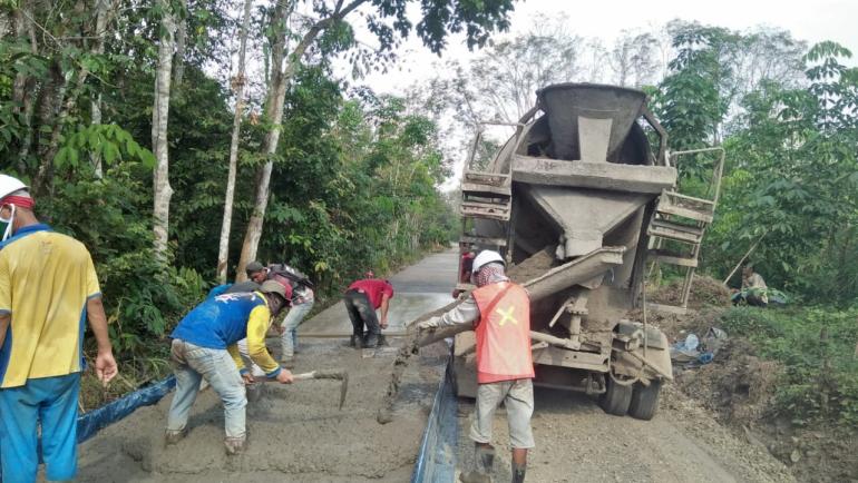 Pembangunan Jalan Simpang 4 Betung Menuju Purun Timur