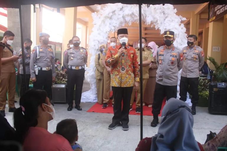 Gubernur Rohidin Minta Bupati dan Walikota segera Laksanakan Vaksinasi Massal