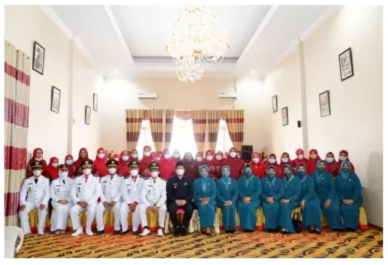 Ketua TP PKK Kabupaten Lantik 6 Ketua TP-PKK Kecamatan