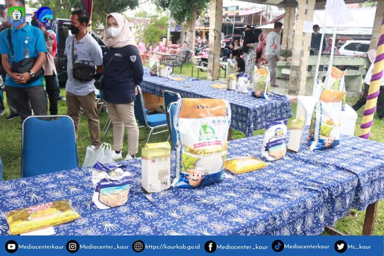 Gebyar Pasar Murah Perum Bulog Bengkulu Bekerja Sama Dengan Pemerintahan Kabupaten Kaur 