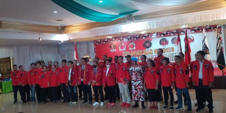 Foto Bersama Pengurus PBB