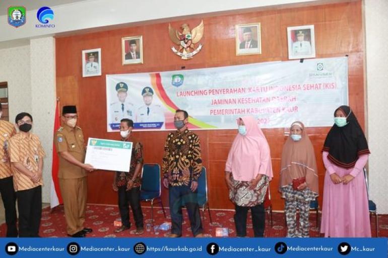 Launcing Penyerahan Kartu Indonesia Sehat (KIS) Jaminan Kesehatan Daerah Pemerintah Kabupaten Kaur Tahun 2022
