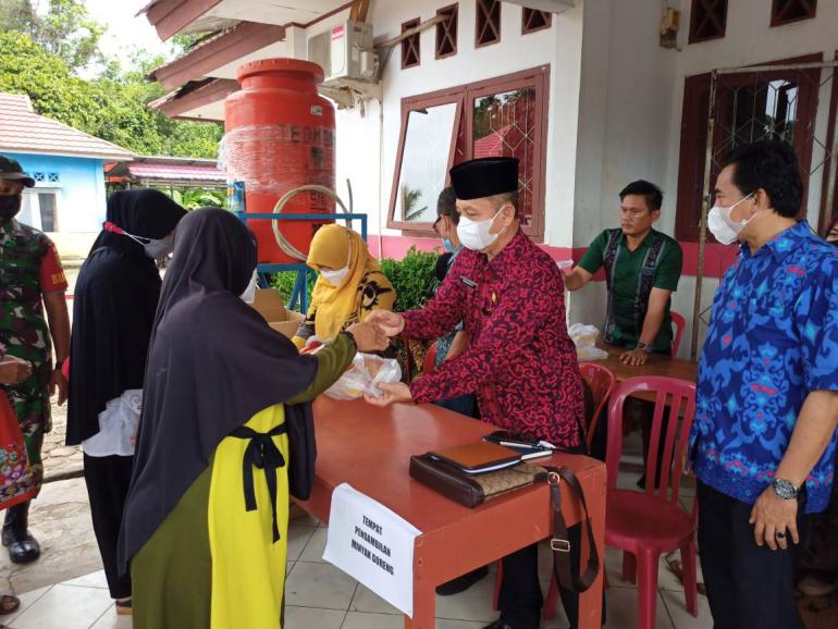 Wakil Bupati  Seluma Meninjau Operasi Pasar Minyak Goreng Sebanyak 6 Ton