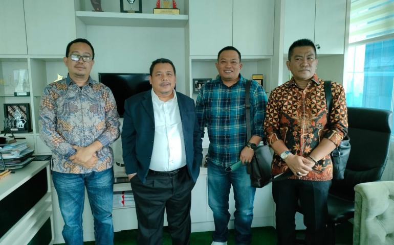 Foto Bersama Anggota DPR RI bersama Bupati