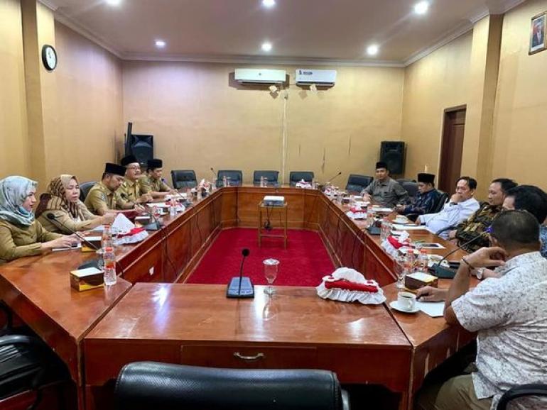 Struktur AKD Baru Komisi II Gelar Rapat Kerja