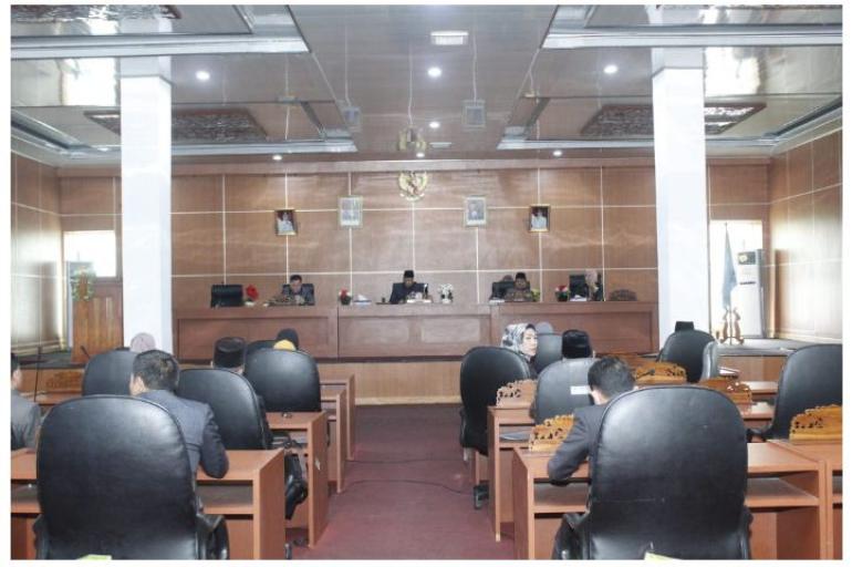 Rapat Paripurna Tentang Pengumuman Usulan Pemberhentian Bupati Dan Wabup Masa Jabatan 2017-2022