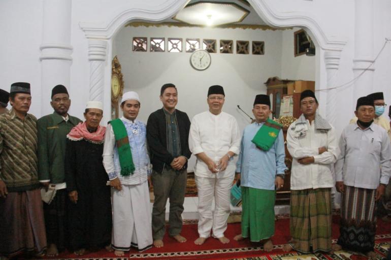 Gubernur Rohidin: Masjid Wadah Pemersatu