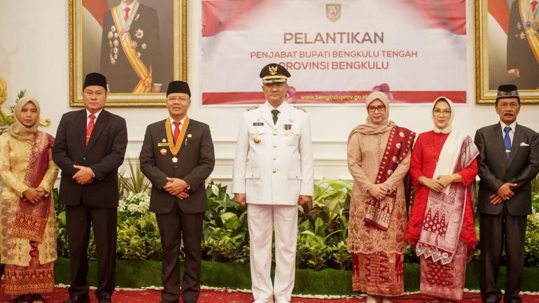 Lantik Pj Bupati Bengkulu Tengah, Gubernur Rohidin Pesankan Ini