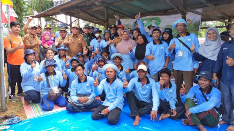 Bupati Seluma Pimpin Pelaksanaan Panen Raya Sekolah Lapang Iklim (SLI) 