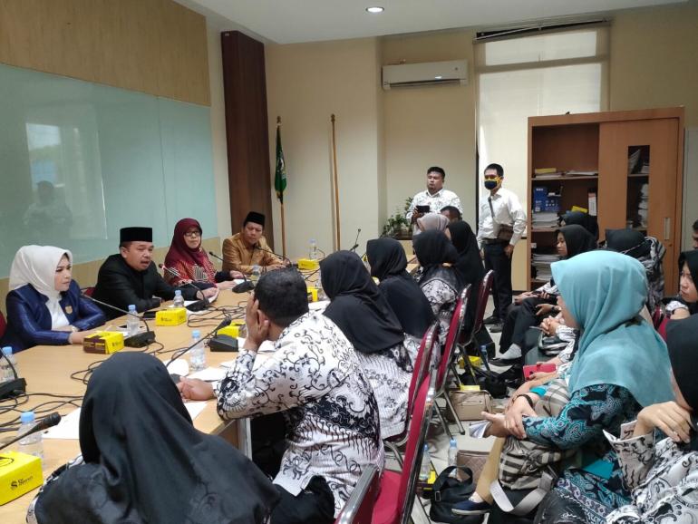 DPRD Provinsi Hearing Bersama Persatuan Guru Honorer