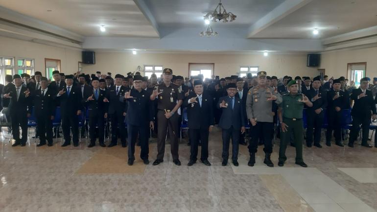 Bupati Lebong Kopli Ansori Rotasi 147 Jabatan Administrasi Di Lingkungan Pemkab Lebong. (Pengki/Foto)
