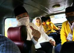 Rohidin Mersyah Saat Naik Angkot Menuju KPU