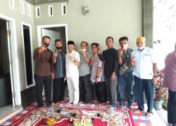 Rohidin Mersyah Bersama Selamet Waluyo dan Tokoh Masyarakat