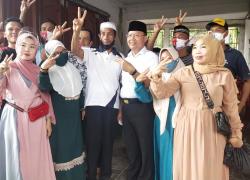 Foto bersama Rohidin Mersyah