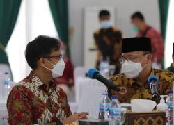 Gubernur Rohidin bersama Menkes Budi