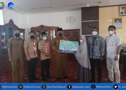 PT. Taspen Cabang Bengkulu Serahkan THT dan JKM kepada Ahli Waris ASN Kaur