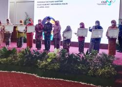 Sartini Warga Desa Suka Sari Memperoleh Penghargaan Perempuan Berjasa Dan Berprestasi Bidang Pertanian Se-Provinsi Bengkulu