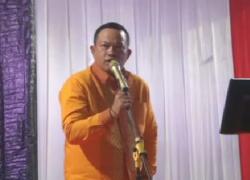 Bawakan Lagu Sera dan Joan Bupati Erwin Pukau Hadirin di HUT Seluma